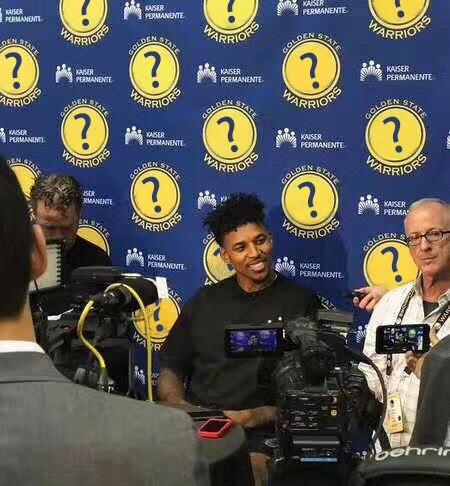 帕克：齐尔克泽远不及谢什科，德利赫特已成英超最佳后卫之一（帕克评价：齐尔克泽不及谢什科，德利赫特已跻身英超顶级中卫行列）