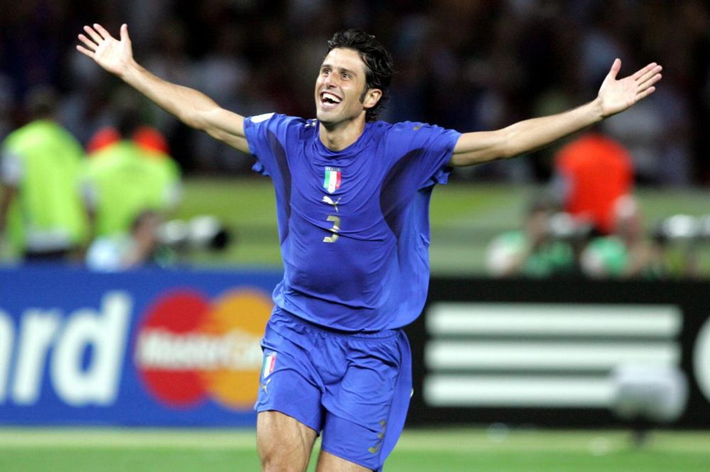 随海港夺冠，亚历斯祖成为首位夺得中超冠军的中国香港球员（海港夺冠，亚历斯祖成中超史上首位中国香港籍冠军球员）