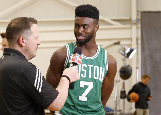 拉齐奥官方：罗维拉成功接受腹股沟手术（拉齐奥官宣：罗维拉腹股沟手术顺利完成）