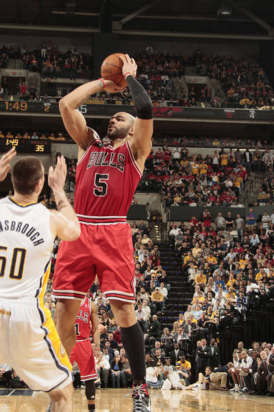 曼城替补席深度再次展现豪门底蕴（曼城板凳深度再度彰显豪门气质）