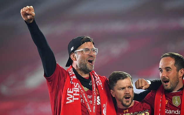 拜仁2025年至今德甲客场不败，距离队史第3次全年不败还差2场（拜仁2025年德甲客场仍未尝败绩，距队史第三次全年不败仅差两场）