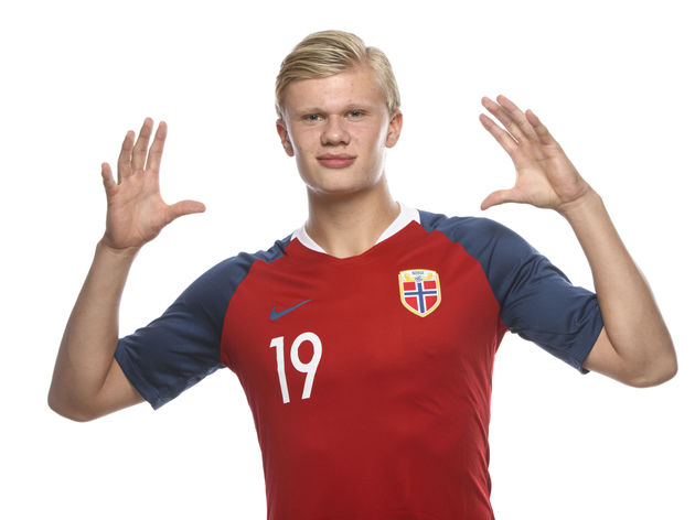 德拉富恩特：我们和皇马队医保持联系，赫伊森暂时不离队（德拉富恩特：已与皇马队医沟通，赫伊森短期内不会离队）