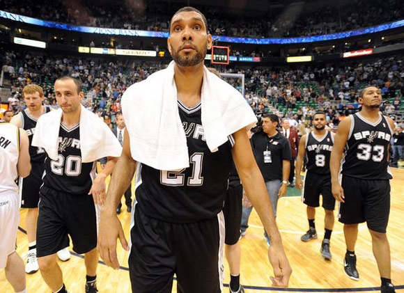 高薪核心拒改踢法！炮轰主帅复制C罗闹剧（高薪核心拒改踢法，怒斥主帅上演C罗式闹剧）