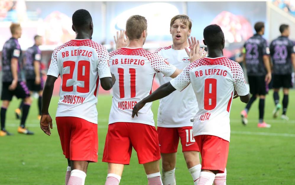 沙拉维谈续约：我们还得再谈谈，看看接下来会发生什么（沙拉维谈续约：仍需进一步商议，静观其后续进展）