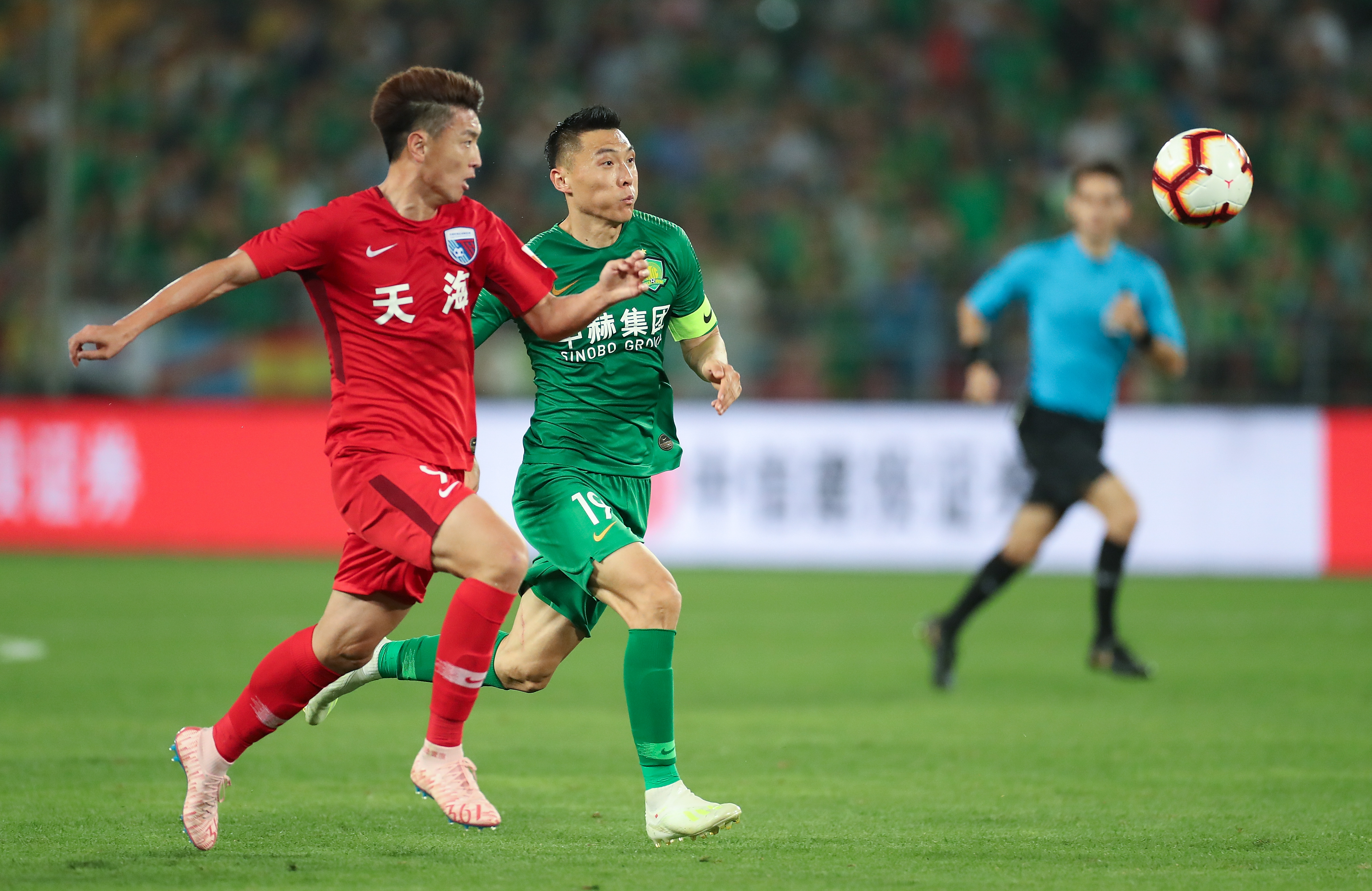 欧冠淘汰赛前瞻：巴黎对阵切尔西,（欧冠淘汰赛焦点战：巴黎圣日耳曼对决切尔西）