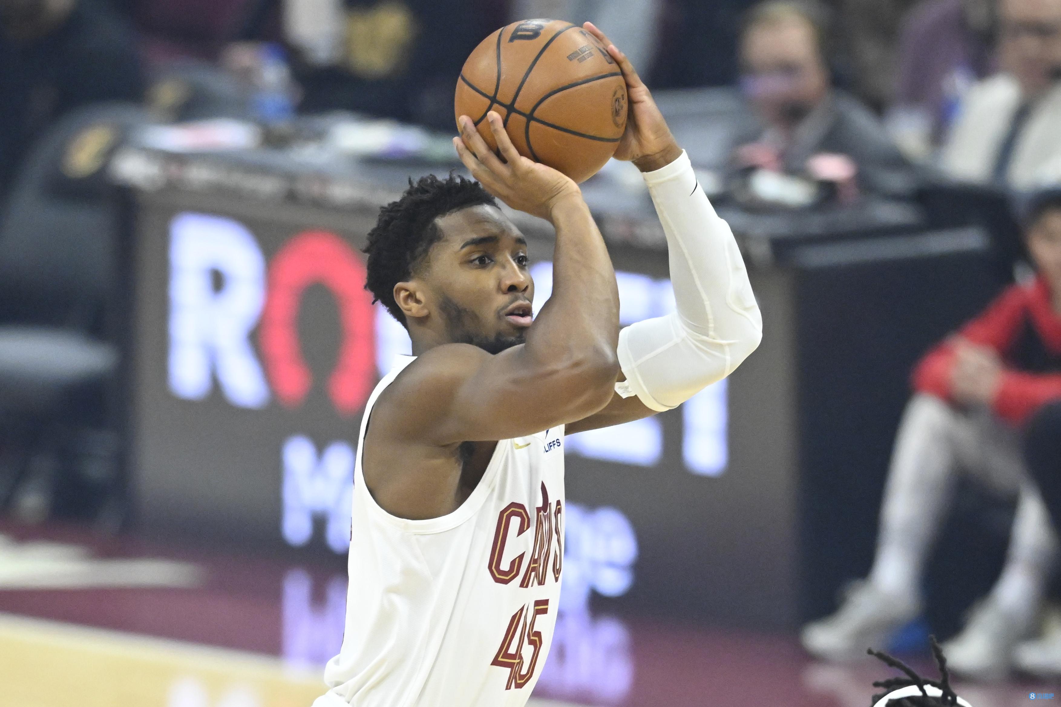 阿莫林：我对目前的门将储备很满意，不让梅努首发是有原因的（阿莫林：对门将阵容很满意，未安排梅努首发自有考量）