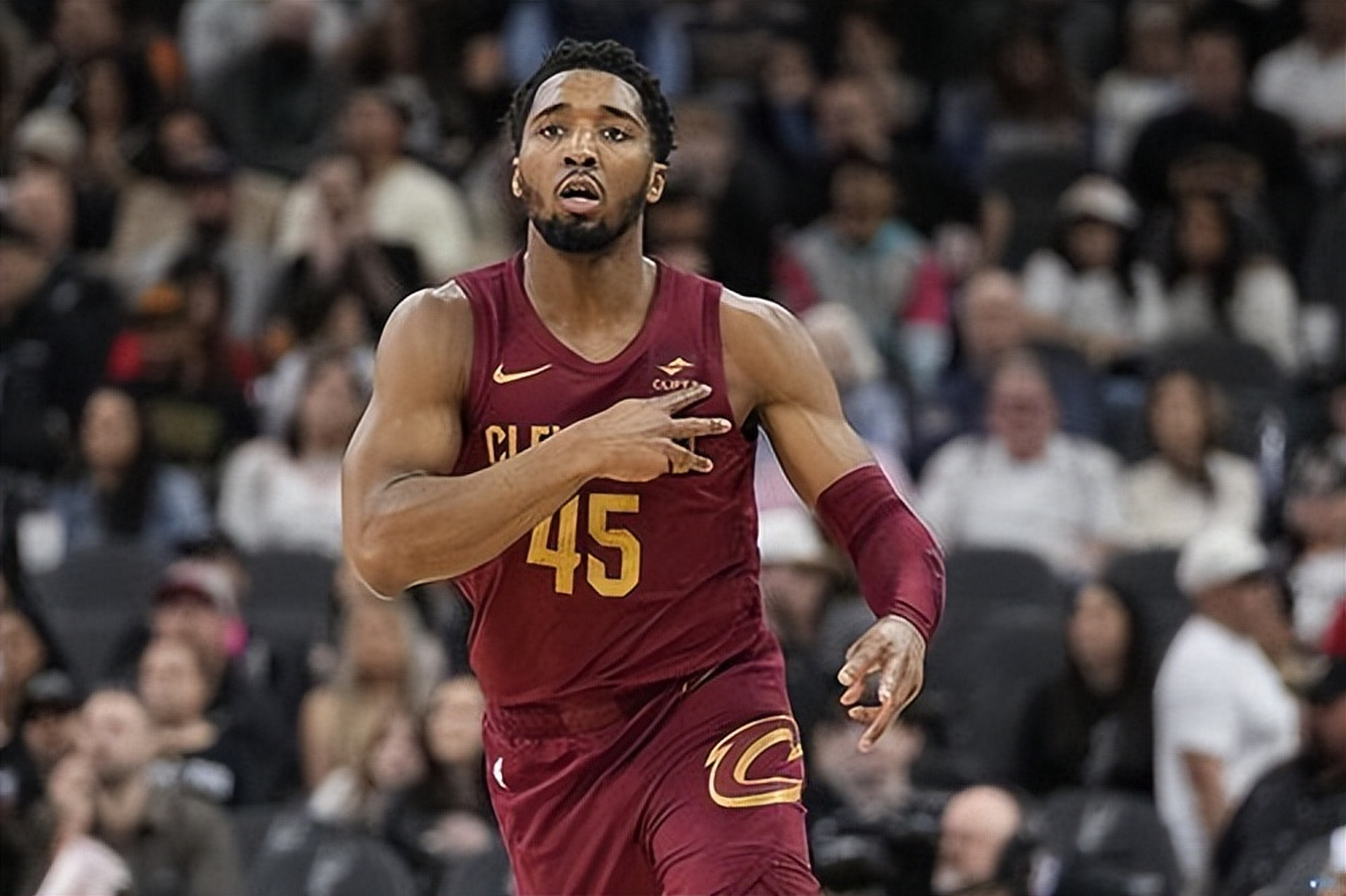 阿德耶米进球后做“安静点”手势，科瓦奇：为他的进球高兴（阿德耶米破门后做出噤声手势，科瓦奇：为他的进球感到高兴）