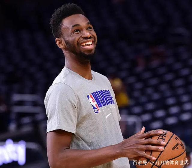 奥纳纳想回曼联遭拒绝，明夏或2000万转会沙特！要求加薪原因曝光（奥纳纳回归曼联无望：明夏或2000万转投沙特，加薪诉求缘由曝光）