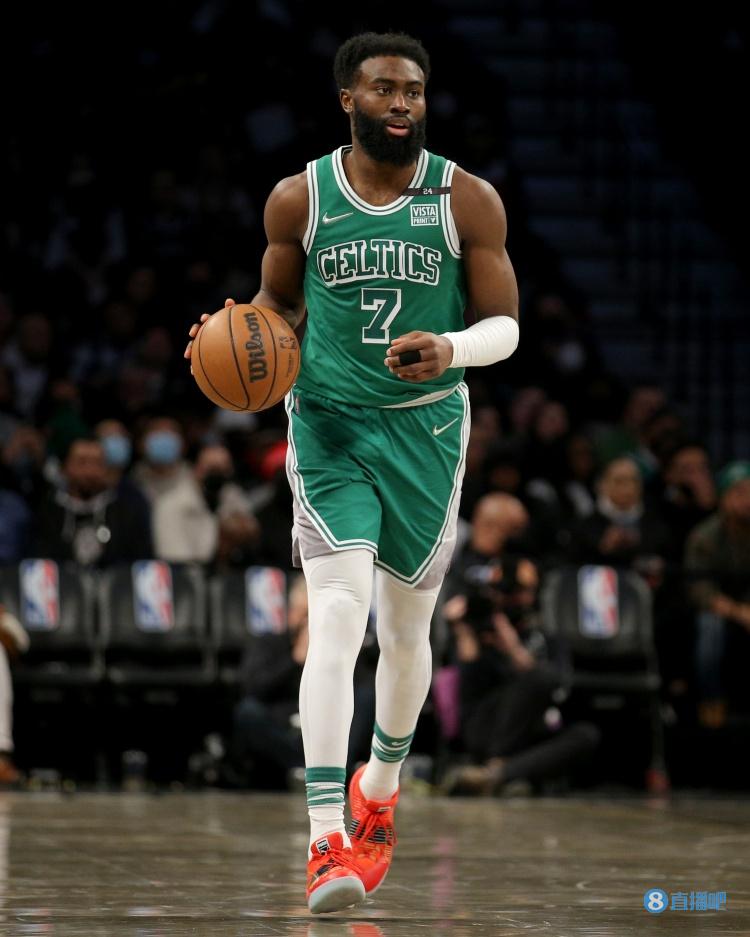 罗马诺：阿森纳对吉拉西的兴趣不实；曼联和巴萨和他有传闻（罗马诺：阿森纳追逐吉拉西属误传；曼联、巴萨仍与其有传闻）