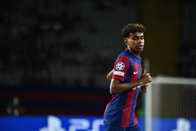 记者：于汉超正在参加B级教练培训班，下赛季将担任申花助教（记者称于汉超正攻读B级教练课程，下赛季将出任申花助教）