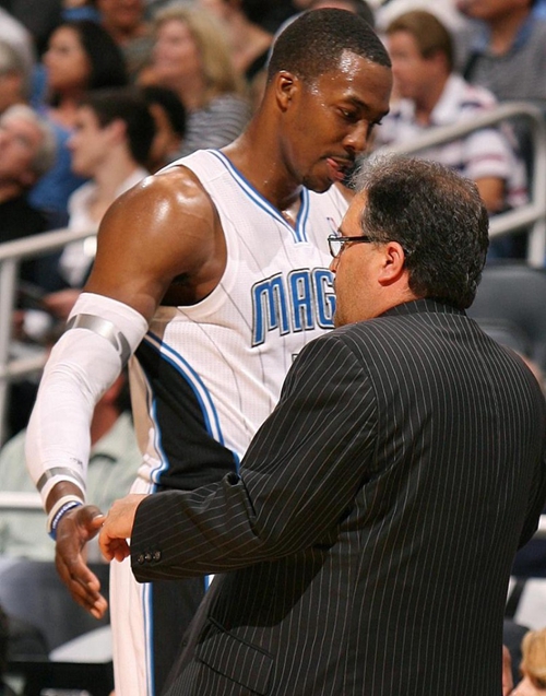 快船队主场困境打破，终结8连败魔咒（快船主场复苏，八连败告终）