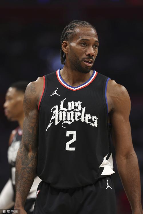 湖人詹姆斯关键封盖锁定胜局（詹姆斯制胜封盖助湖人拿下胜利）