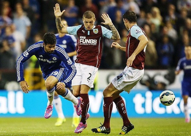 东部最强后卫？布伦森近三战场均砍下32.7分5.7助 命中率54.2%（东部后卫天花板？布伦森近三场场均32.7分5.7助攻，命中率54.2%）