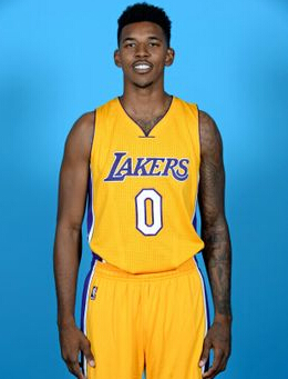 连进五球！巴萨5-3翻盘，悍将戴帽，西甲狂飙6连胜，稳住头名位置（巴萨5-3逆转连轰五球，悍将戴帽，西甲六连胜稳居榜首）