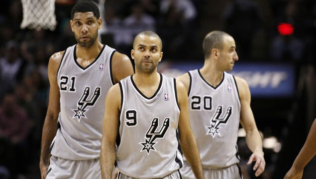 活塞队史35+10+10场次：康宁汉姆2场，其他球员合计2场（活塞队史35+10+10次数：康宁汉姆2场，其余球员合计2场）