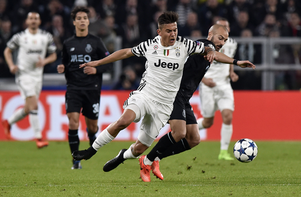 随阿根廷队在西班牙公开训练，梅西：感谢今天到场的所有人（阿根廷队在西班牙进行公开训练课，梅西向到场观众致谢）