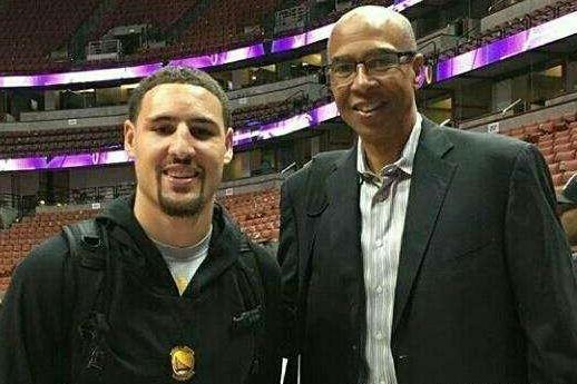 辽宁男篮王哲林末节关键表现（王哲林末节爆发助辽宁男篮锁定胜局）